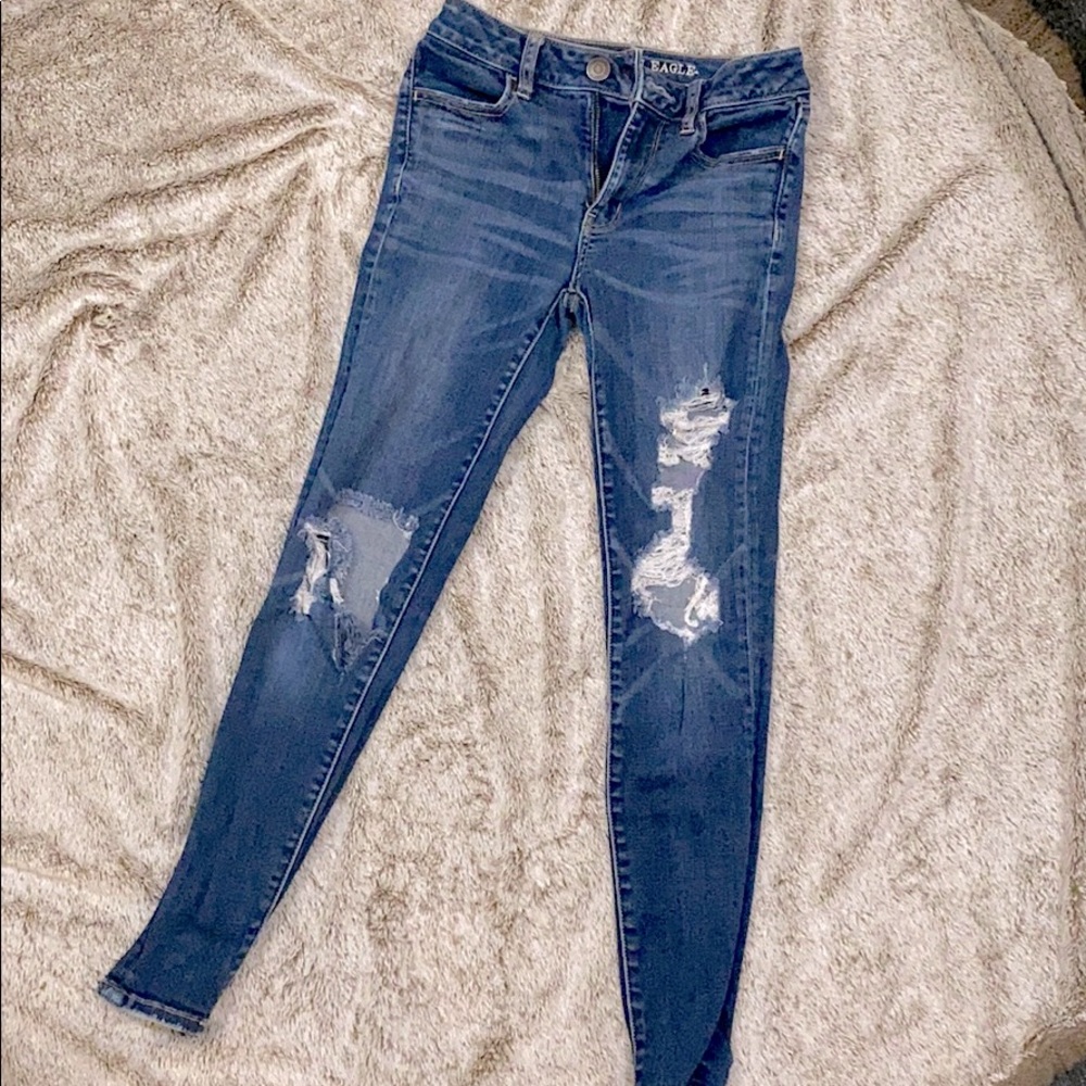 Blue ripped skinny jeans